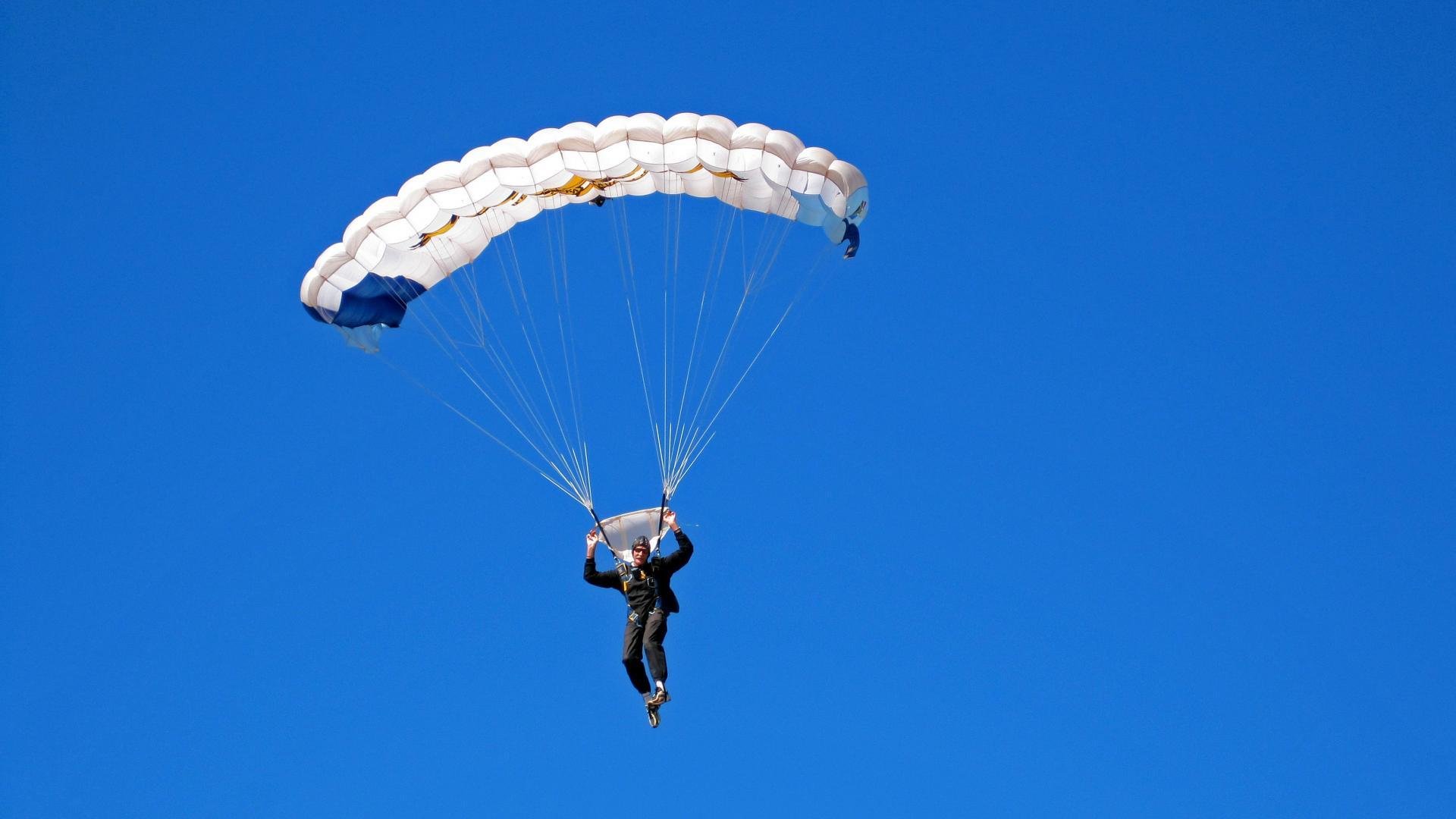 男子800自美队表现中规中矩，男子800米自由泳决赛直播